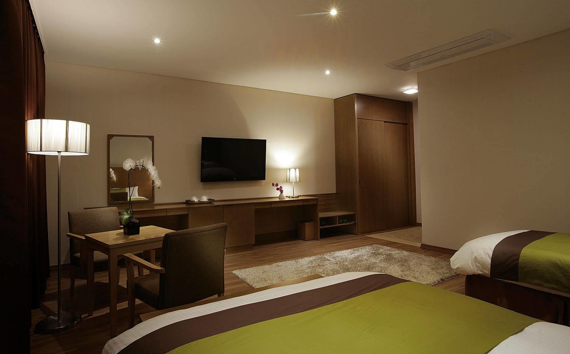 Y Ocean Hotel يوسو المظهر الخارجي الصورة